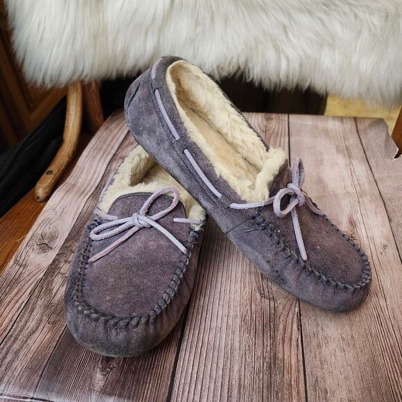 UGG Dakota Cozy Gray  Plush‎ Moccasin Slippers Sz 9 - Picture 2 of 11